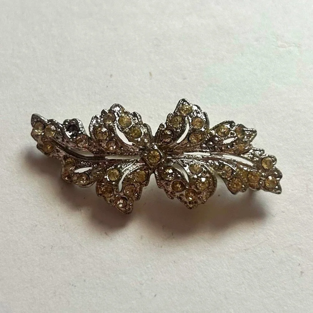 Silver Tone Leaf Cluster Rhinestone Brooch Pin - Clear/Colorless Round Stones